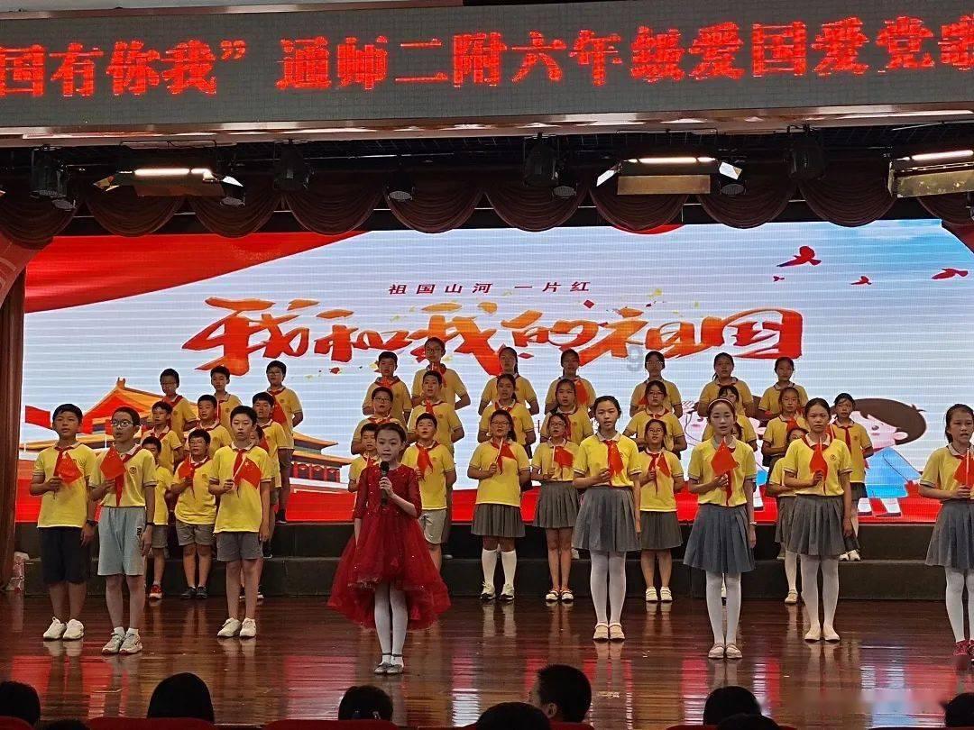 迷路的可爱男孩