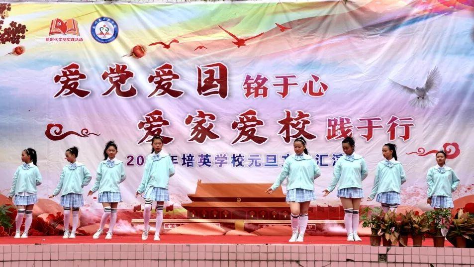和男友恋爱一年，他太抠门是否应该继续下去呢？游戏画面