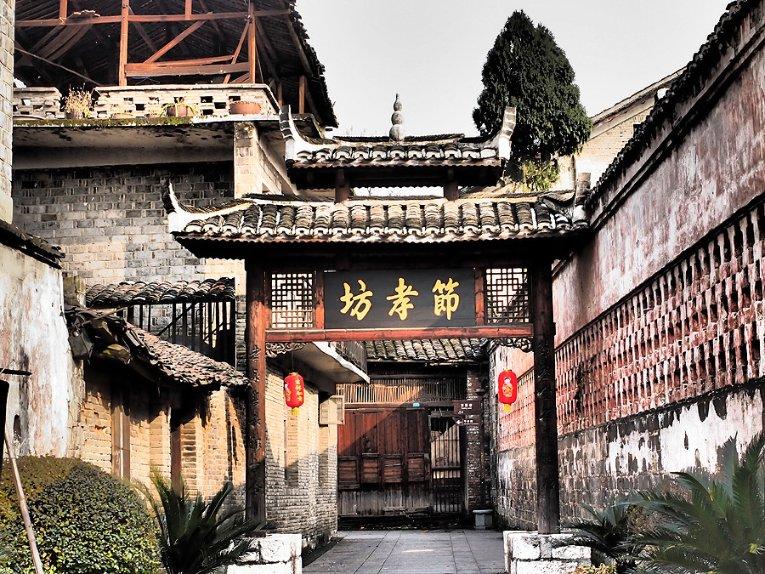 中广核：清洁能源装机突破1亿千瓦 27台在运核电机组安全稳定运行